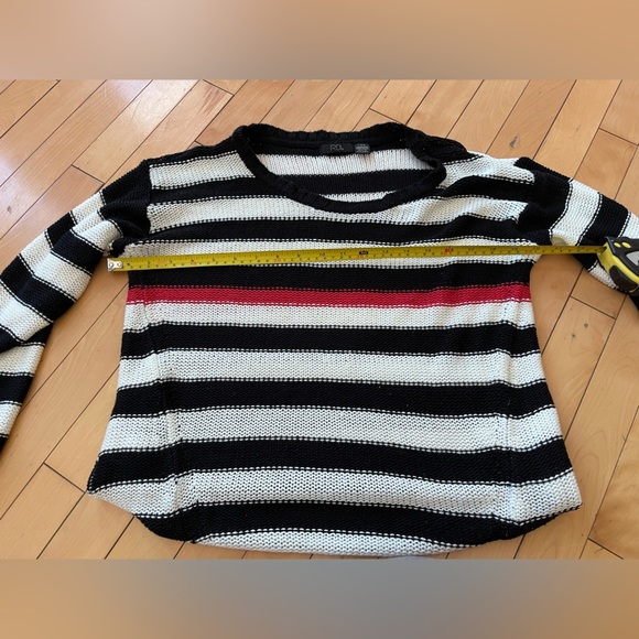 Women’s soft knit sweater. - Picture 4 of 8